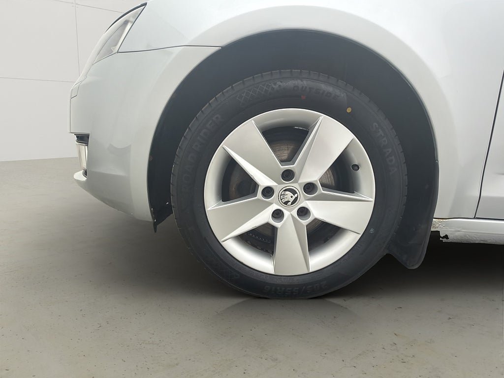 Vehicle Image 23