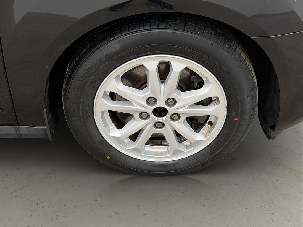 Vehicle Image 32