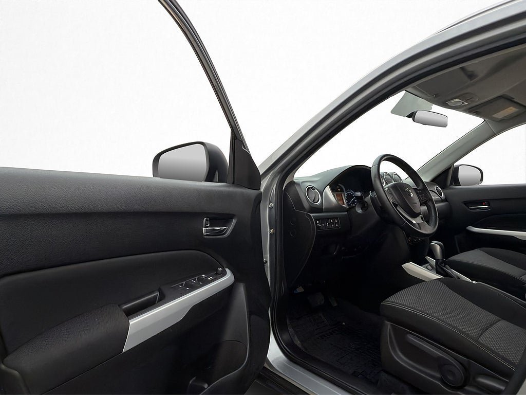 Vehicle Image 10
