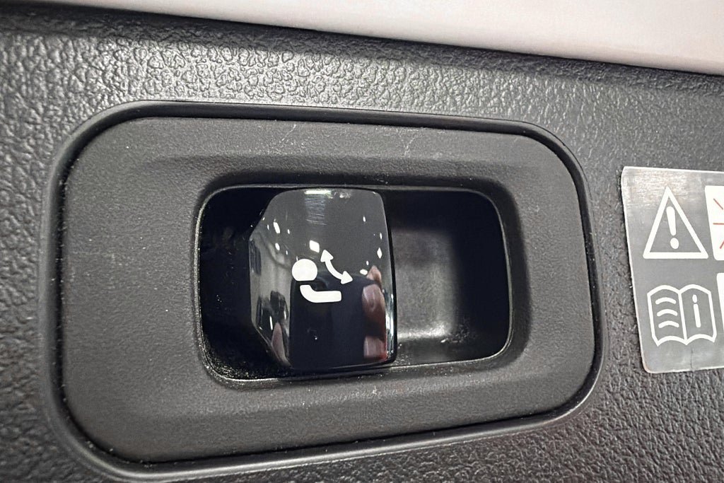 Vehicle Image 17
