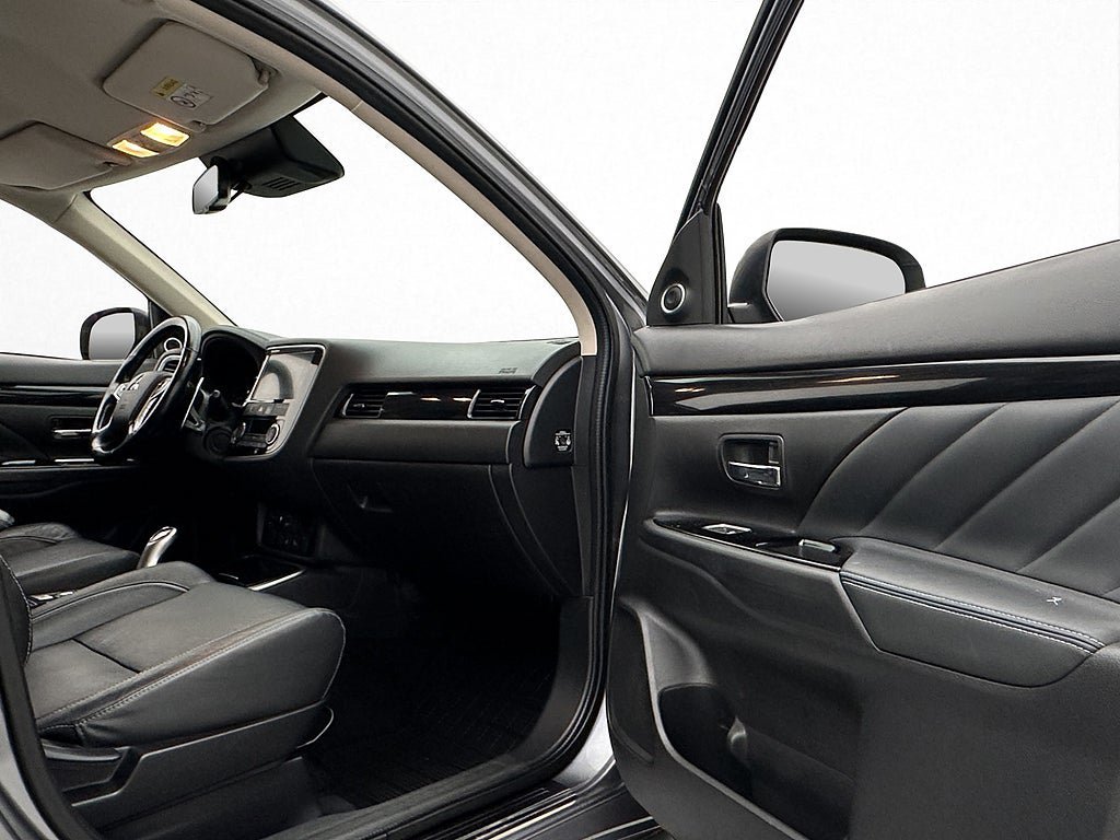 Vehicle Image 23