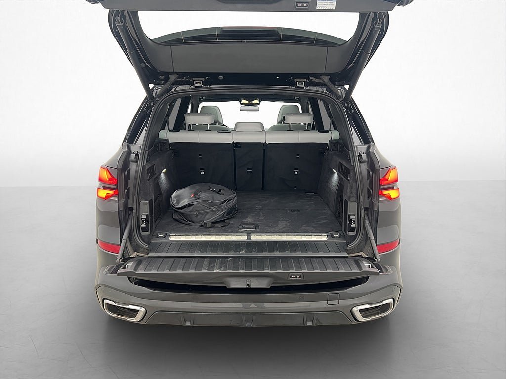 Vehicle Image 36