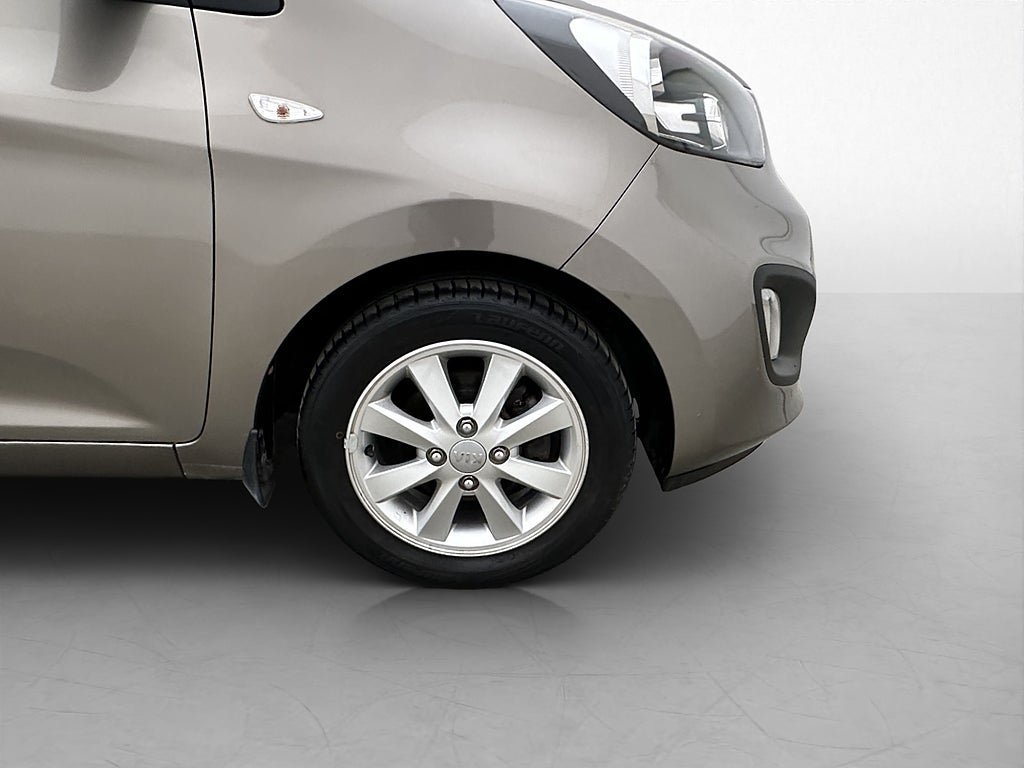 Vehicle Image 13