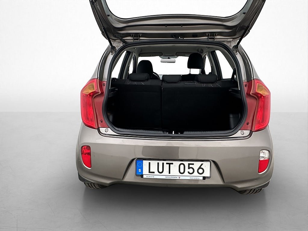 Vehicle Image 16