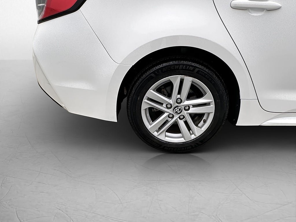 Vehicle Image 12