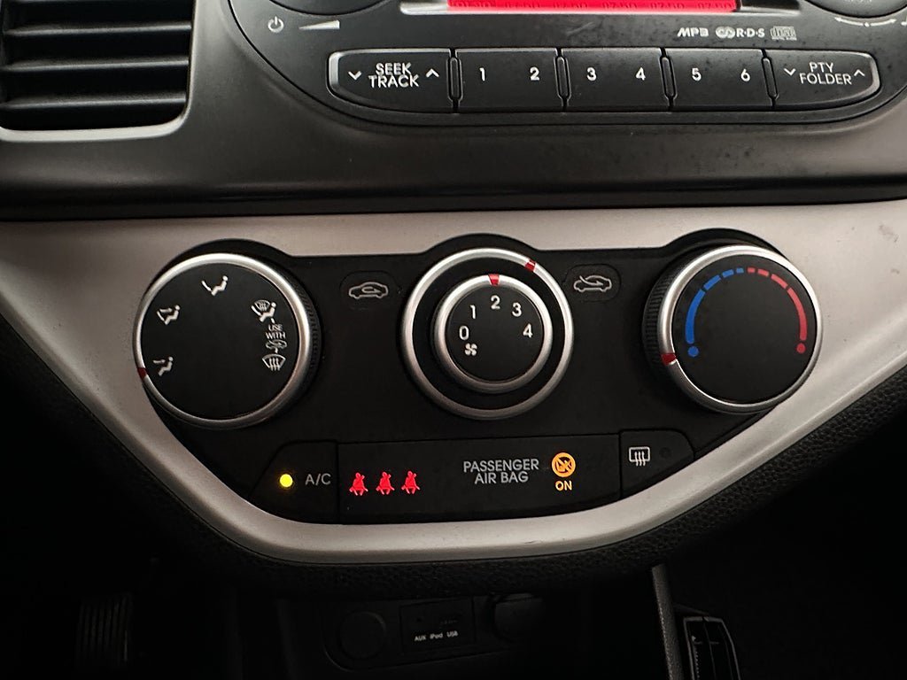 Vehicle Image 25