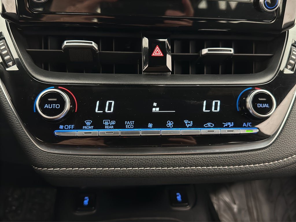 Vehicle Image 25