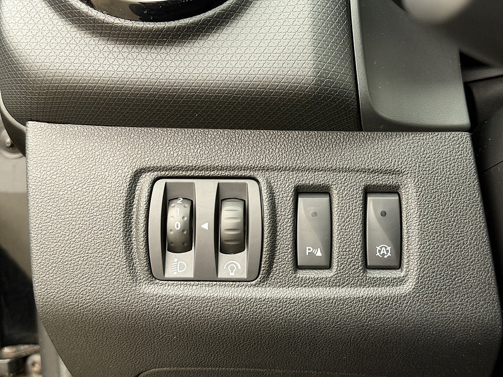 Vehicle Image 28