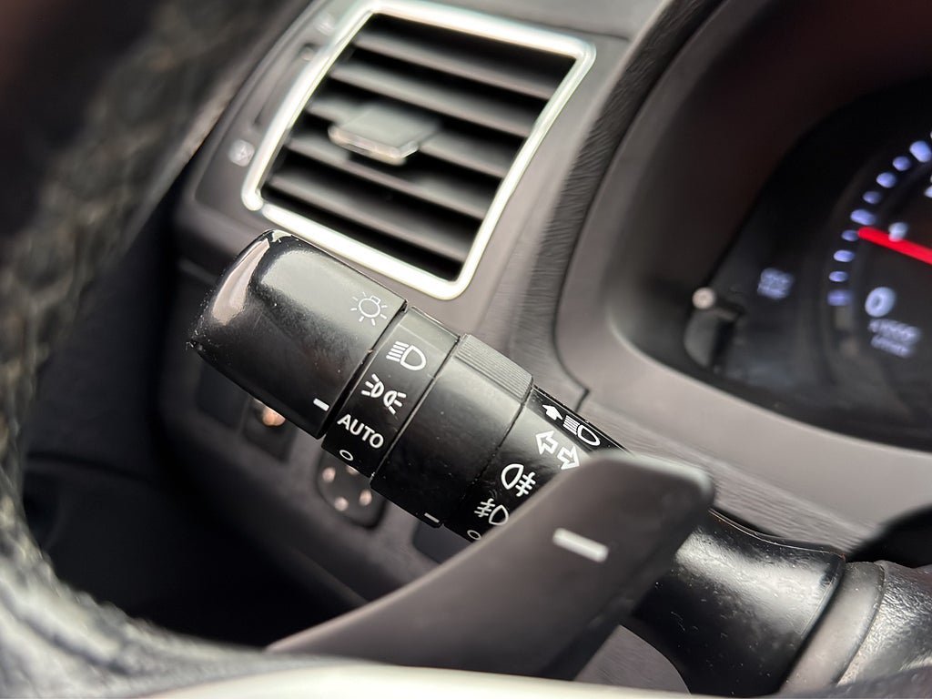 Vehicle Image 32