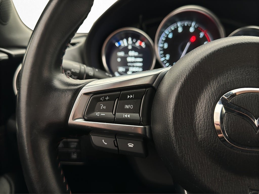Vehicle Image 24