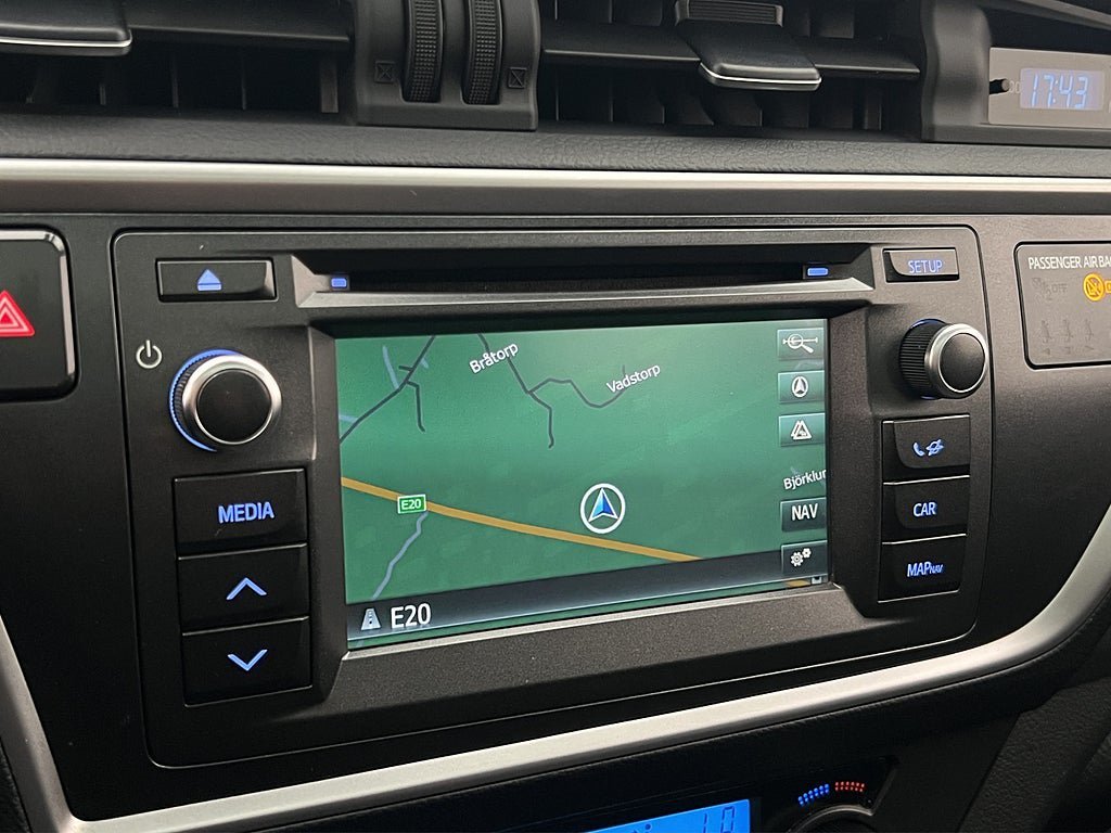 Vehicle Image 25