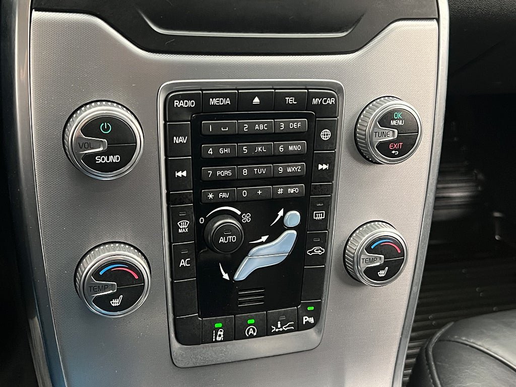 Vehicle Image 28