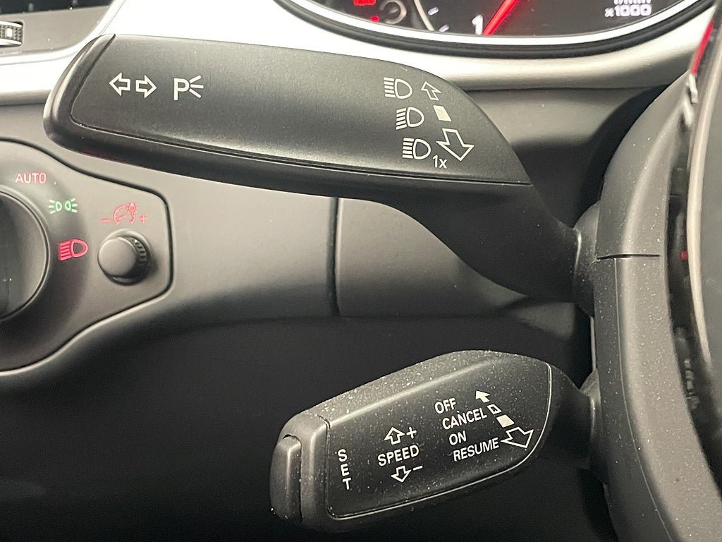 Vehicle Image 28