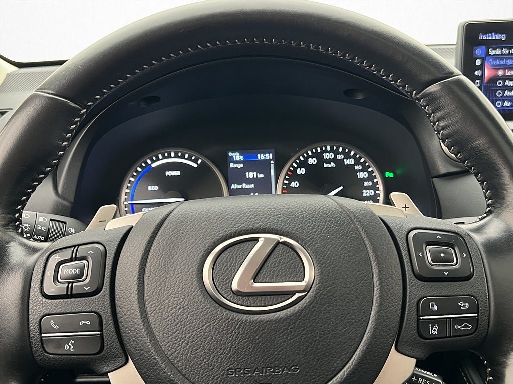 Vehicle Image 32