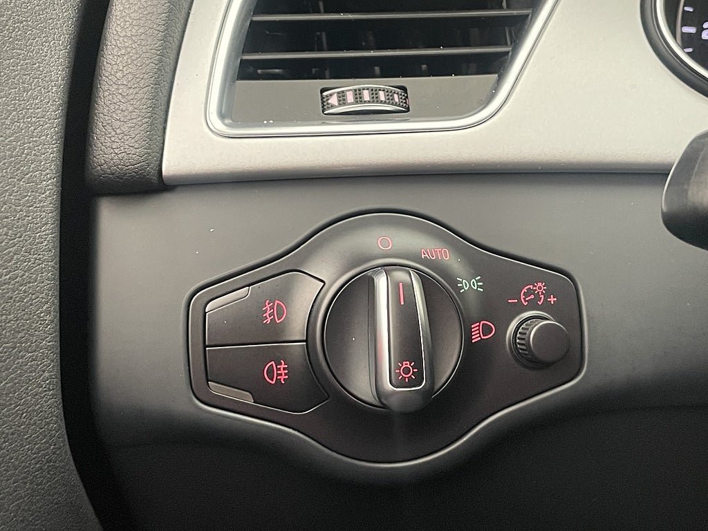 Vehicle Image 29