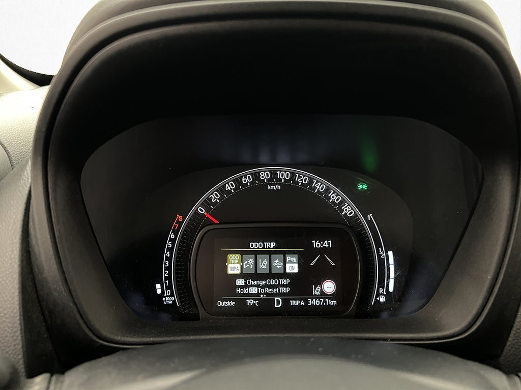 Vehicle Image 14