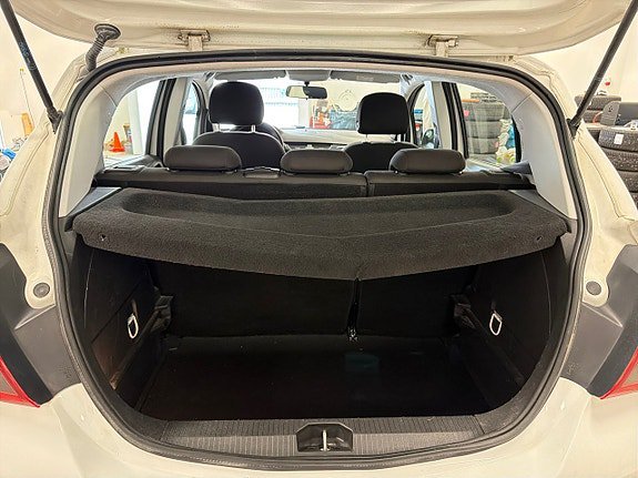 Vehicle Image 26