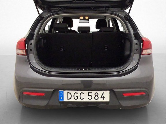 Vehicle Image 24