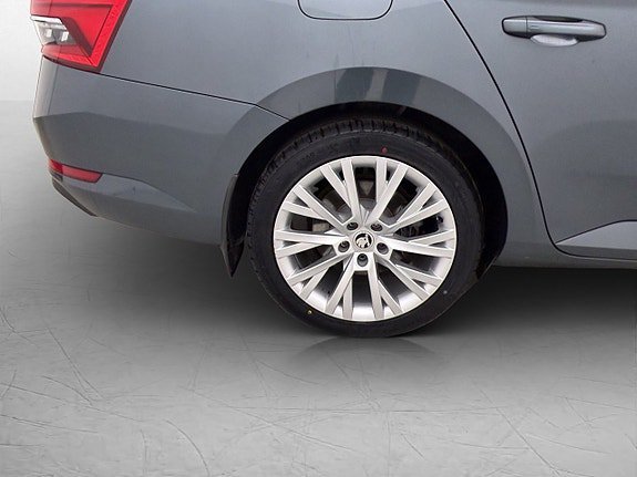 Vehicle Image 38