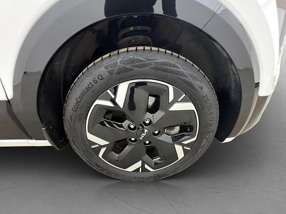 Vehicle Image 38