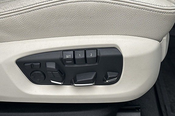 Vehicle Image 28