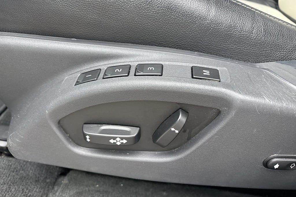 Vehicle Image 17