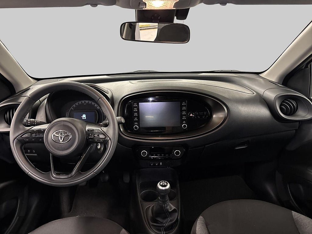 Vehicle Image 12