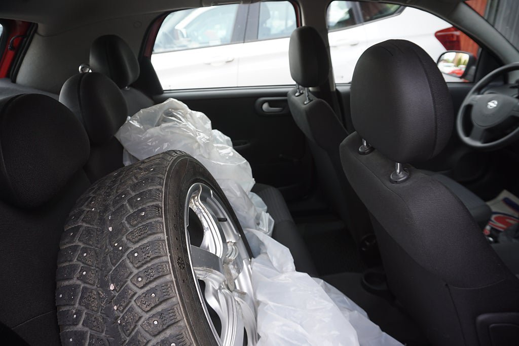 Vehicle Image 6
