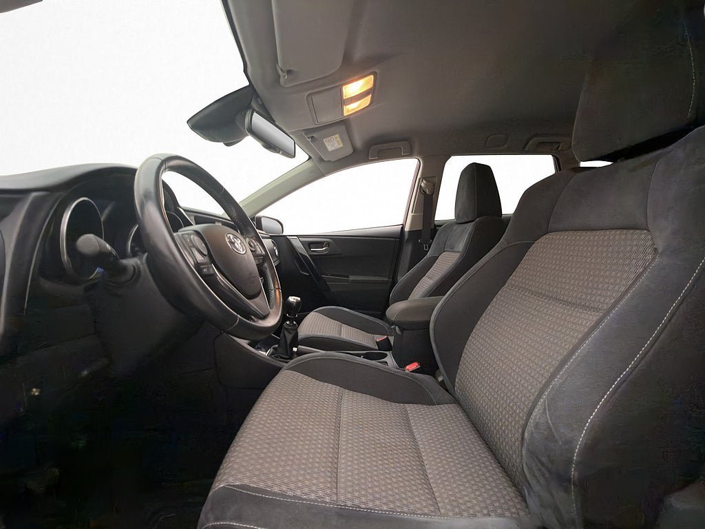 Vehicle Image 11