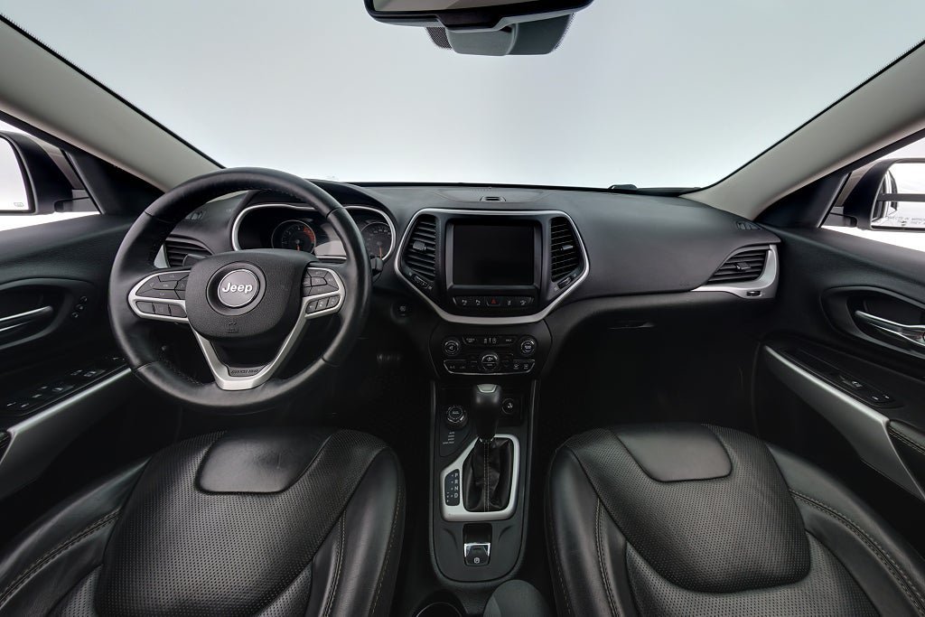 Vehicle Image 13