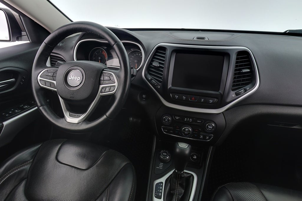 Vehicle Image 15
