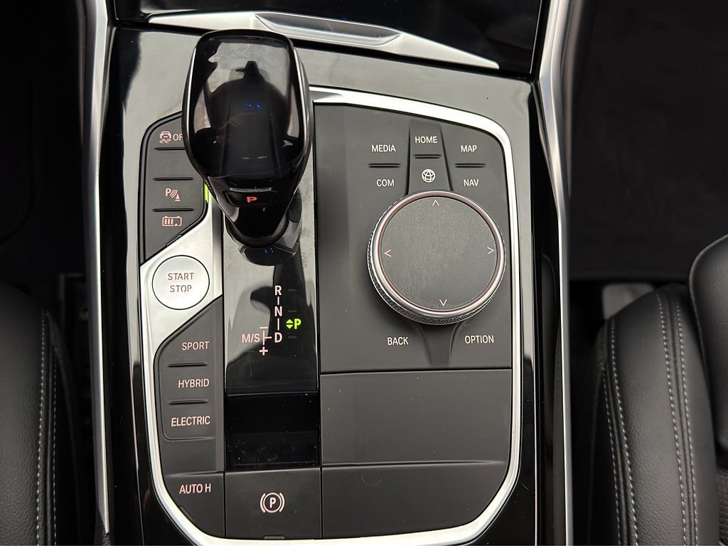 Vehicle Image 26