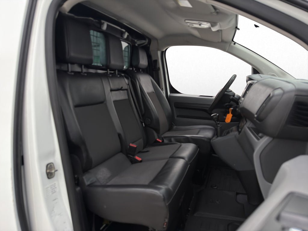 Vehicle Image 24