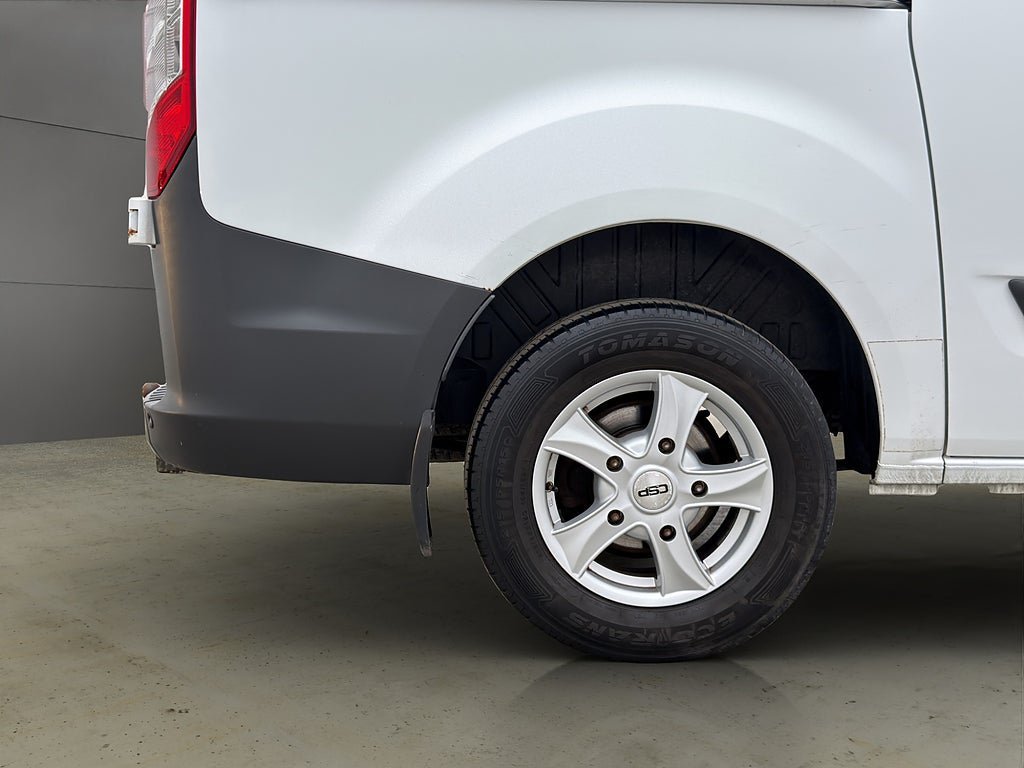 Vehicle Image 30