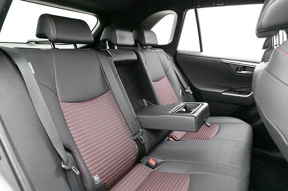 Vehicle Image 23