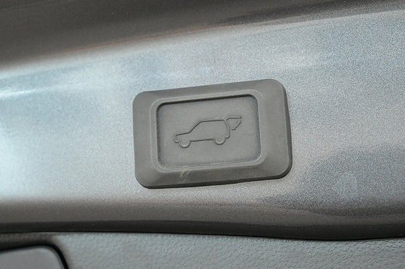 Vehicle Image 25