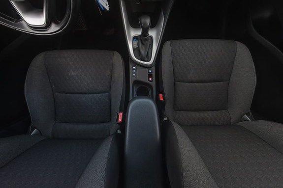 Vehicle Image 16
