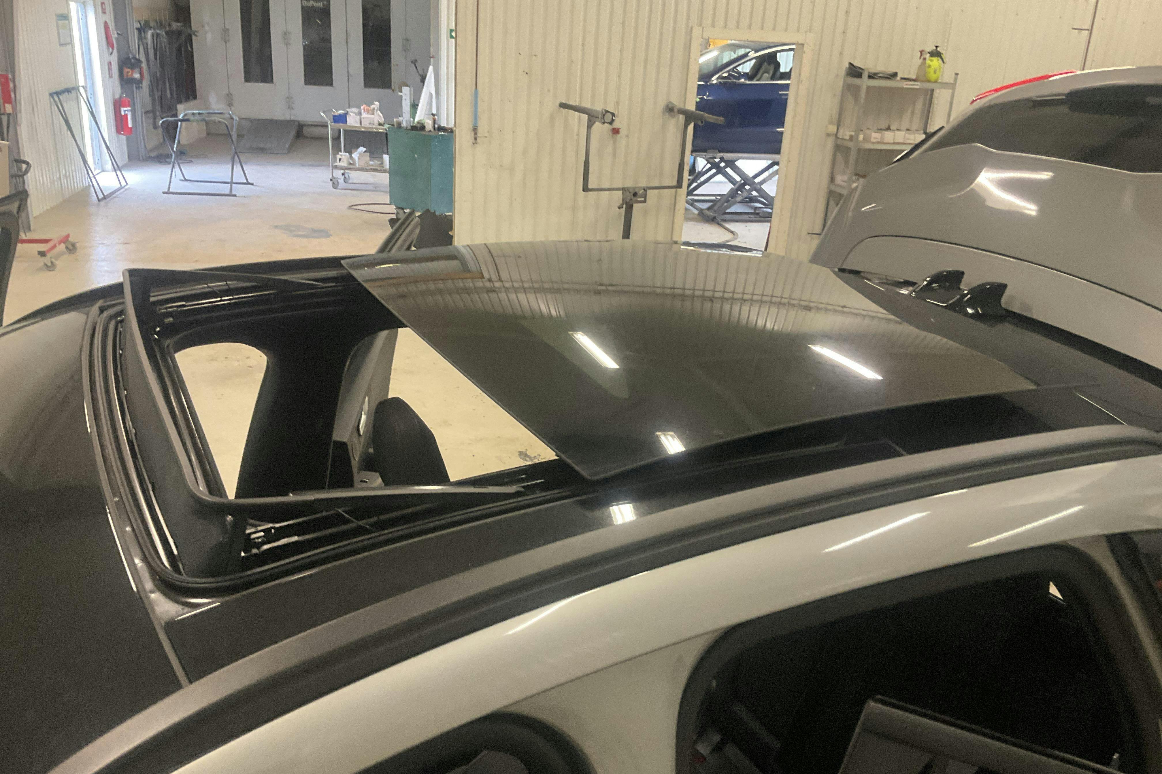 Vehicle Image 14