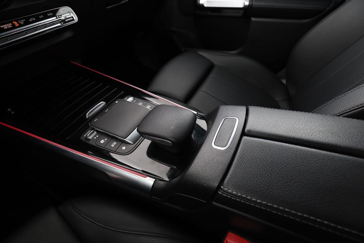 Vehicle Image 25