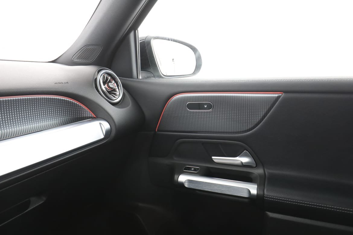 Vehicle Image 35