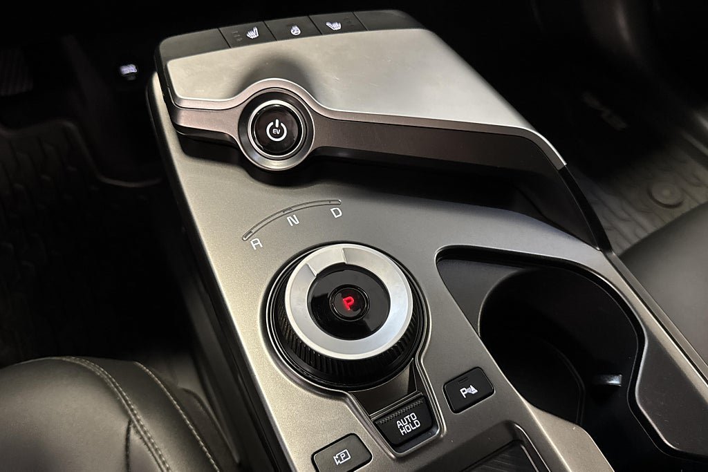 Vehicle Image 9
