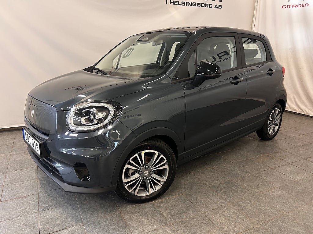 Vehicle Image 5