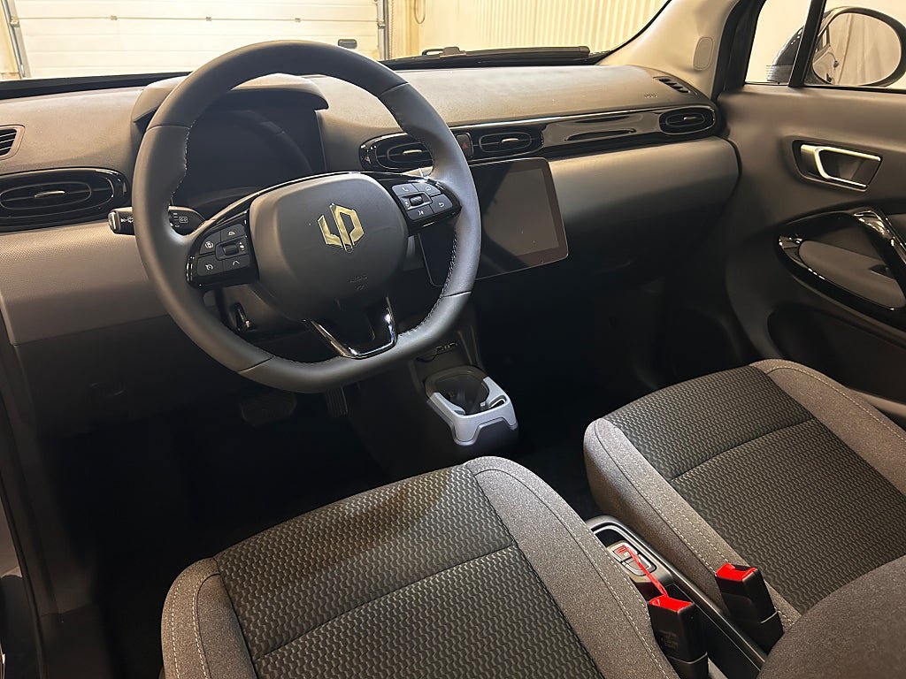 Vehicle Image 13