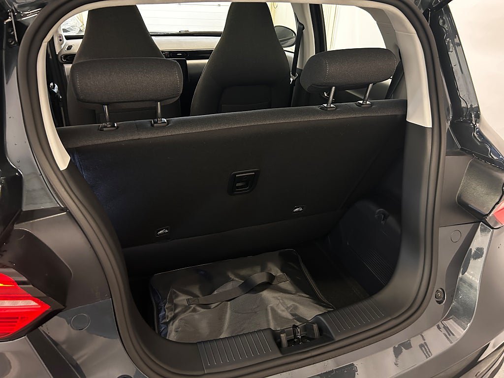 Vehicle Image 19