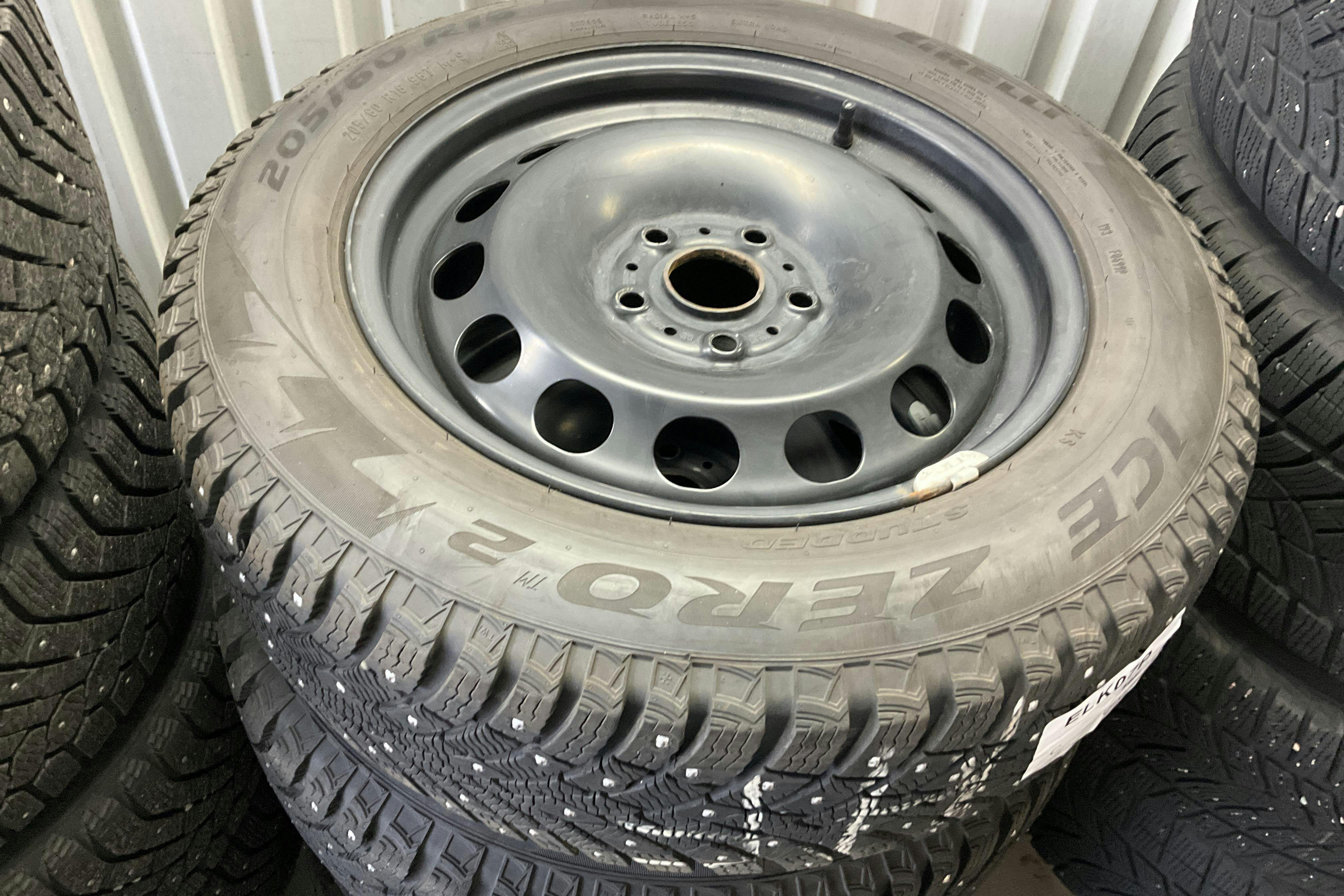 Vehicle Image 13