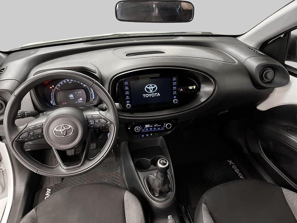Vehicle Image 12