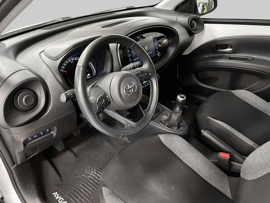 Vehicle Image 14