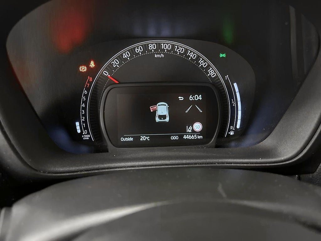 Vehicle Image 15