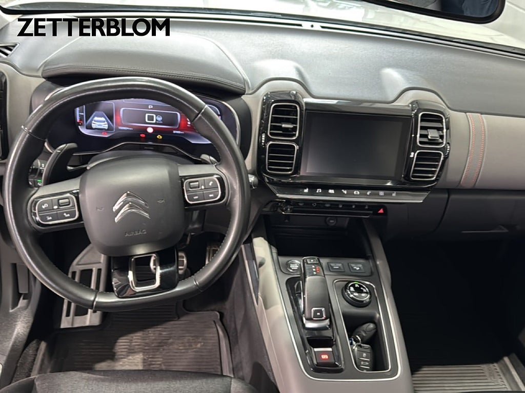 Vehicle Image 10