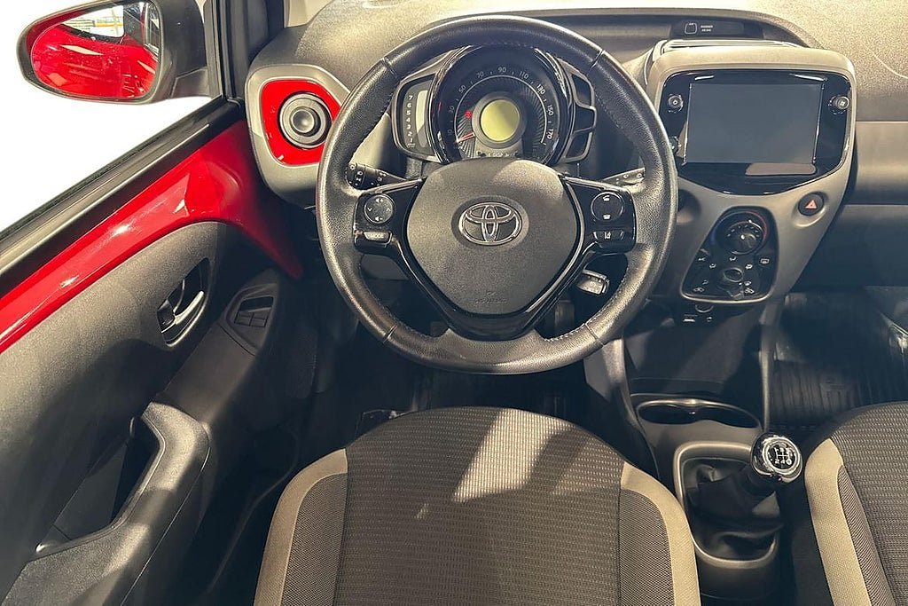 Vehicle Image 11